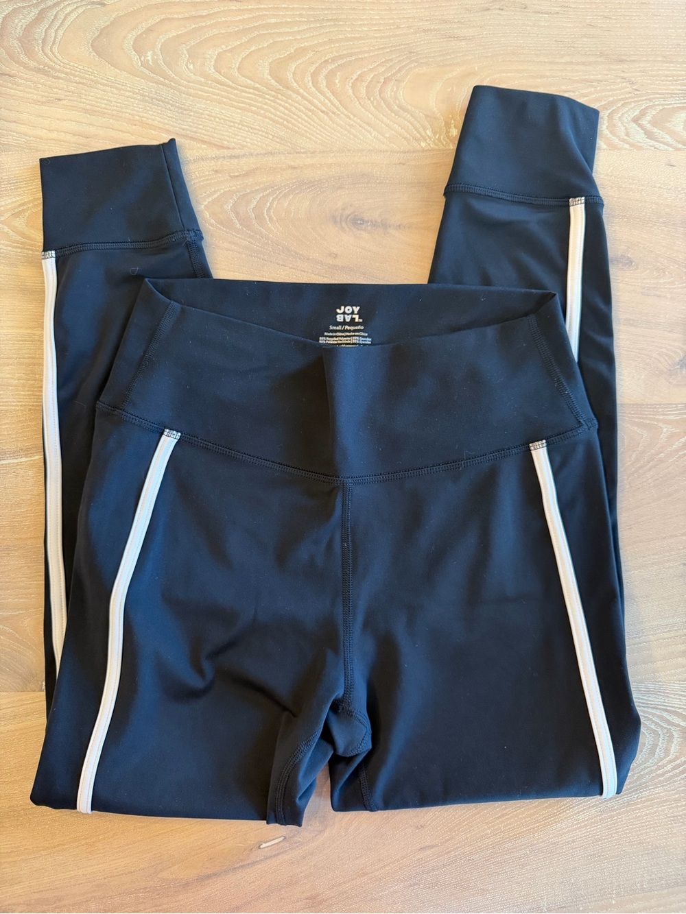 JoyLab Black Women’s Athletic Bra Top and Leggings - Picture 5 of 6